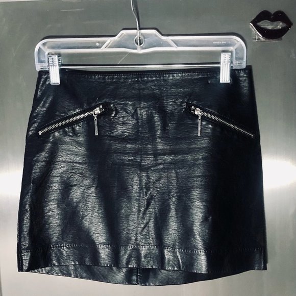 Sexy Goth Butter Soft Vegan Faux Leather Mini Skirt By Divided Size 6 - Picture 1 of 7